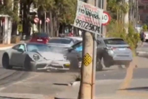 Quando um clique vira (caro) sinistro: o Porsche que dançou em plena Ricardo Paranhos.